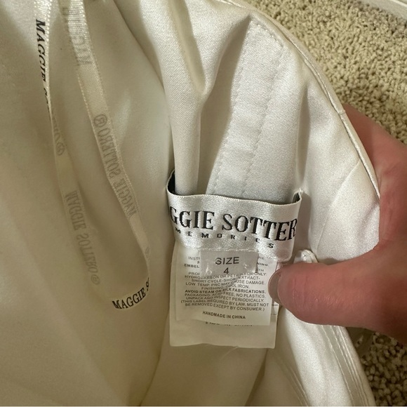 Maggie Sottero Benita Strapless Wedding Gown and 2 Wedding Veils - Picture 4 of 16